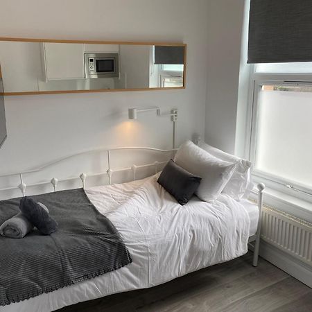 Stylish Studios By Luxestays Shepherds Bush Лондон Экстерьер фото